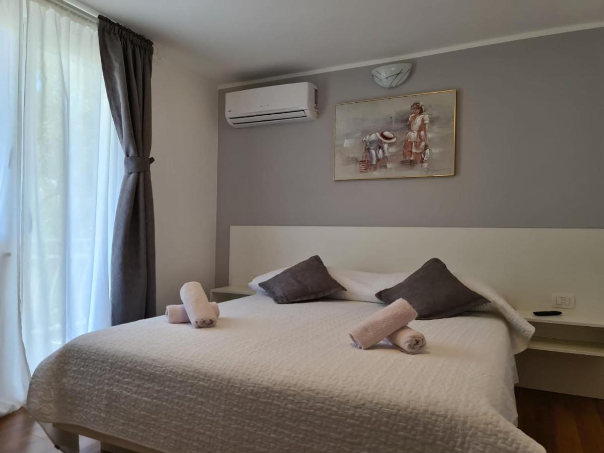 Apartments Juric Бродарика Екстериор снимка