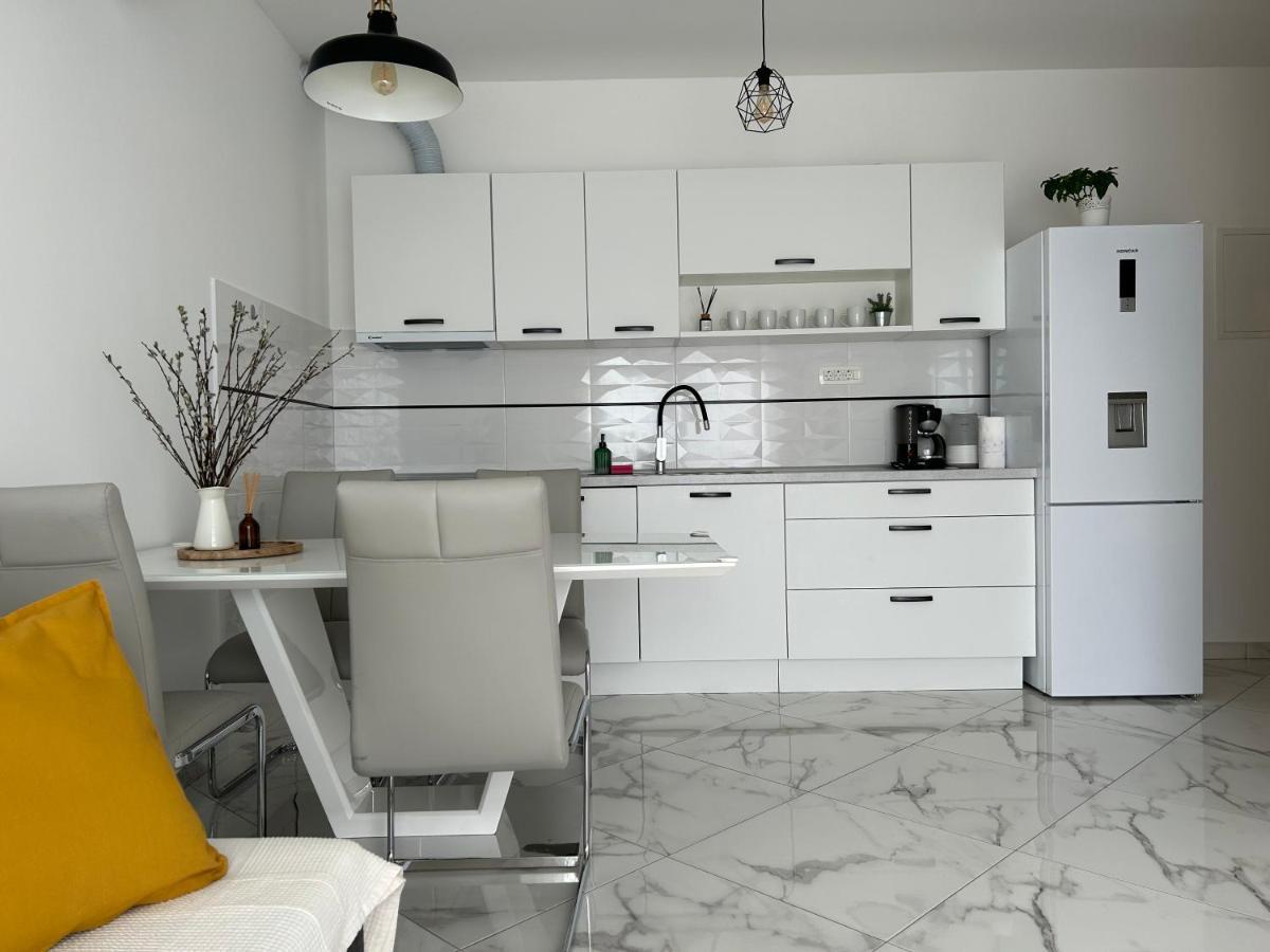 Apartments Juric Бродарика Екстериор снимка